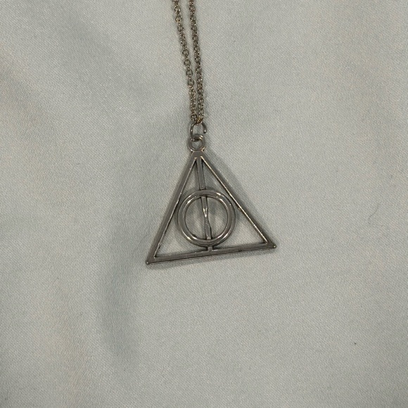 “Harry Potter” Deathly Hallows Necklace - Picture 1 of 2